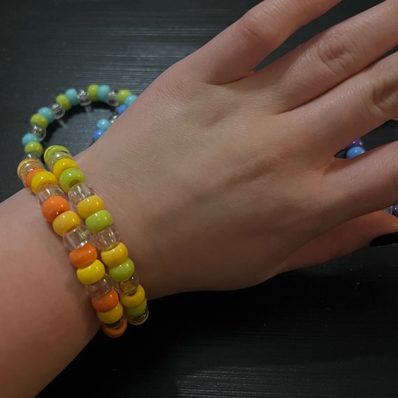 Set of 7 Colorful Beaded Bracelets Rainbow Kandi Style Small Wrist - Picture 4 of 4